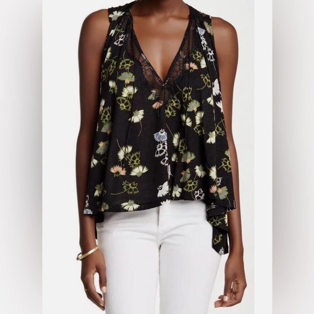 Free People Love Potion Sleeveless Floral Flowy Relaxed Lace Trim Split Top